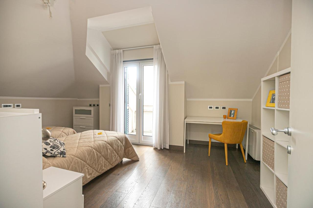Real Italian Estate - Penthouse Lejlighed Genova Eksteriør billede
